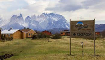 Hosteria Lago Tyndall Torres del Paine National Park Екстериор снимка